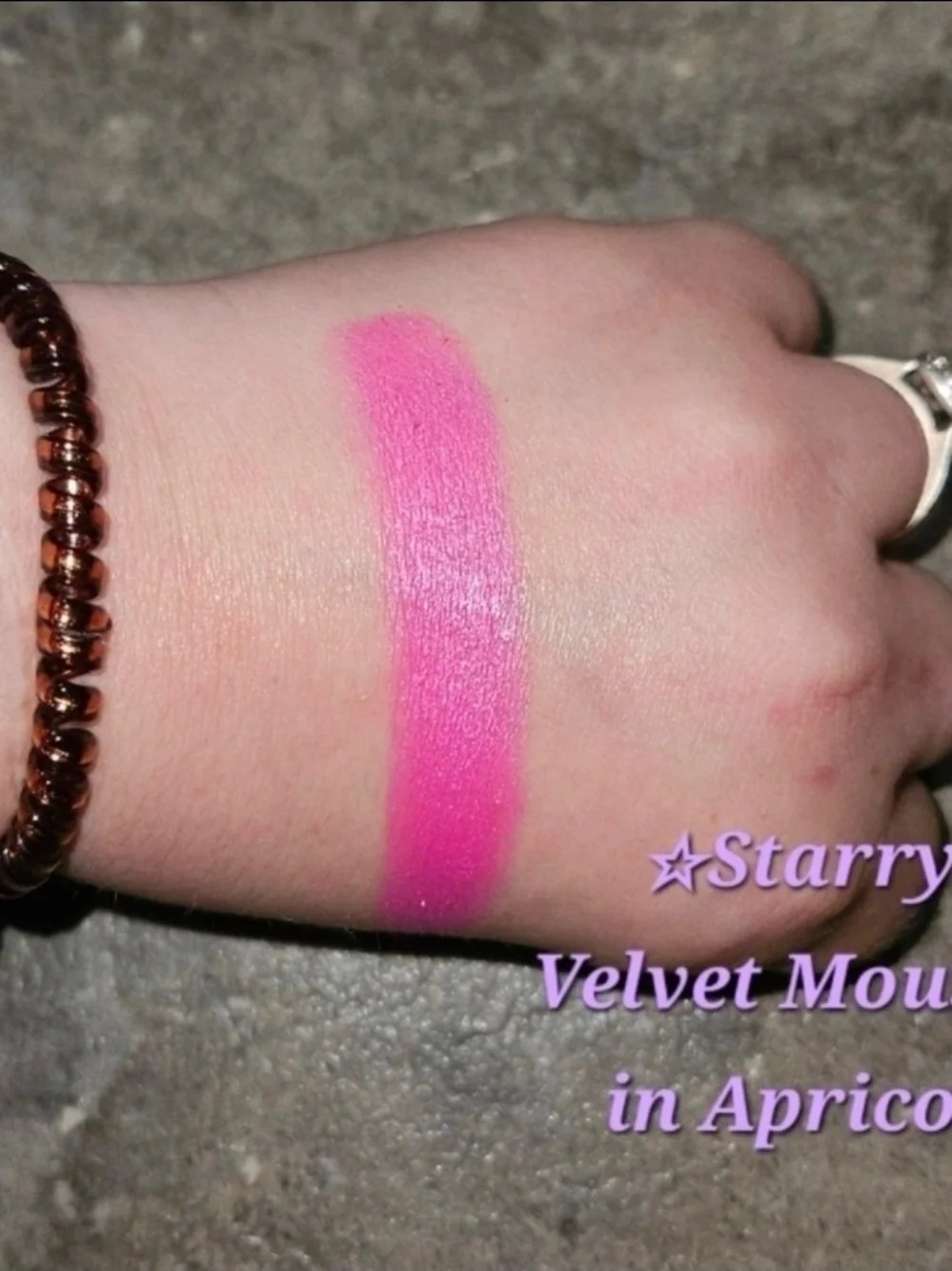 Starry Velvet Mousse Single Shadow In Apricot BNIB Discontinued